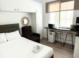 Stylish City Centre Studio - Grand Central House，位于直布罗陀的酒店