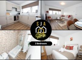 Cruden Bay Stay - SJA Stays - Modern 2 Bed Apartment，位于Cruden Bay的酒店