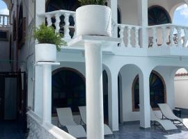 Hotel Boutique Las Isabelinas，位于比列塔的酒店