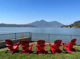 Clear Lake Cottages & Marina，位于克利尔莱克的酒店