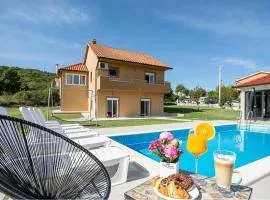 Stunning Home In Trilj With Wifi