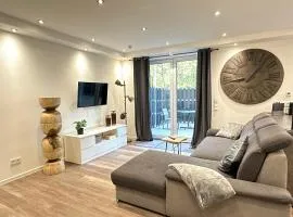 Eleganter Neubau zwischen Hamburg&Ostsee mit Parkplatz