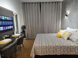 Loft Moderno e Aconchegante a Dois Passos da Feirinha do Alto!