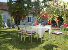 Gîte rural Les Dames Jeanne，位于Viella的酒店