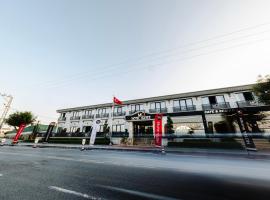 MQ Hotel Suites & SPA，位于Arnavutköy的酒店