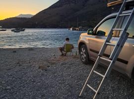 4x4 RoofTent Camper，位于地拉那的豪华帐篷