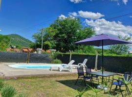 Casa de los Cerros - Vaqueros，位于巴克罗斯的酒店