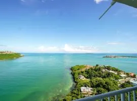 High Rise Beachfront condo With Panoramic Views