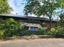 Gamboa Apartment Toucan y Studio Ñeque，位于甘博阿的酒店