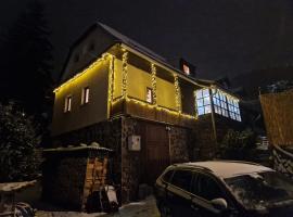 Chatka Evka，位于多纳瓦利的带热水浴缸的酒店