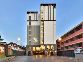 V32 Hotel，位于Ban Song Krathiam的酒店