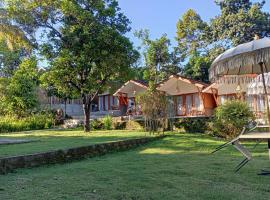 Waroeng Senaru cottage，位于森纳儒的山林小屋