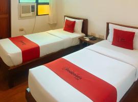 RedDoorz Plus at Balai Sofia Bed & Breakfast Batangas，位于Talisay的酒店