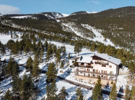 Hotel Golf Natura，位于拉加玛艾佩德拉的酒店