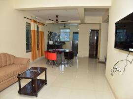 Fieldstone 3 BHK villa with Indoor pool，位于Talaulim的别墅