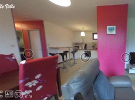 Maison 2Ch - 4 pers en Picardie parking gratuit - by La Source d'OrFée，位于Courcelette的酒店