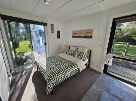 Quiet Cabin in the forest-Pearcedale，位于Pearcedale的酒店