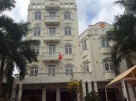 Phu Quy Hotel，位于朗姑村的酒店