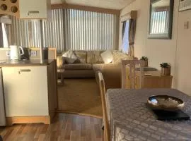 B58 3bed caravan, sleeps up to 8, free Wi-Fi, parking