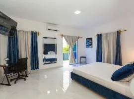 Crown lll with Pool -3 Bedrooms close to Everything