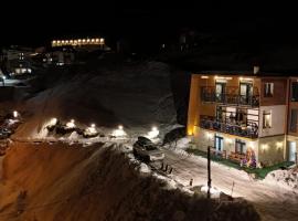 Mountain Dream House，位于古多里的带停车场的酒店