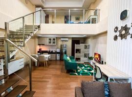 Apt Roseville Soho BSD 1 BR Mezzanine with Netflix & Pool by Damaresa，位于Dadap的酒店