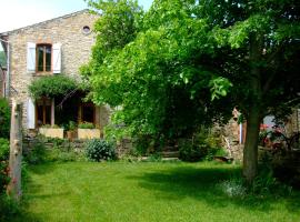 La Maison des Couleurs，位于Saint-Jean-de-Paracol的酒店
