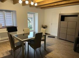 Chez Laura et Alex，位于Geville的酒店