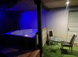 Le gîte du cavalier au cœur de la Forêt/jacuzzi