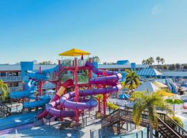 Ramada by Wyndham Flamingo Water Park，位于基西米的酒店