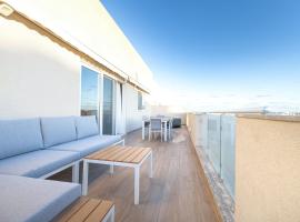 Luxurious & Spacious 2BD Penthouse with Large Terrace & Jacuzzi at The Podium - Yacht Marina Area, Close to Valletta，位于姆西达的酒店