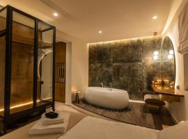 Vironia Suite，位于Corfu的带热水浴缸的酒店