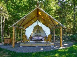 Hilltop Hideaway at Moon Valley Campground，位于Vernon Township的露营地