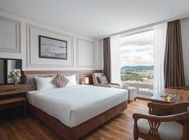 Dalat Roof Hotel，位于大叻联姜机场 - DLI附近的酒店