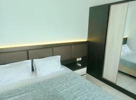 Ayodhya Residence 2BR Living，位于卡拉瓦奇的酒店