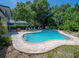 NEW Beautiful Seminole Pool Home Minutes to Gulf