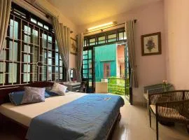 Nhà Bơ Homestay