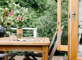 Tranquil Blue Cottage Close to Eco Point，位于肯图巴的酒店