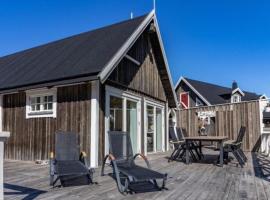 Awesome Home In Drottningsskär With 2 Bedrooms，位于Drottningskär的酒店