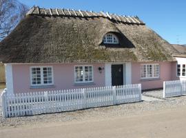 Beautiful Home In Rudkøbing With 3 Bedrooms And Wifi，位于鲁德克丙的酒店