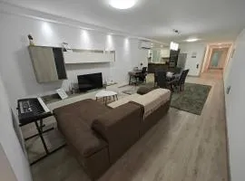 Modern Apartment with Large Outdoor Area - Sleeps 7, Close to Malta International Airport