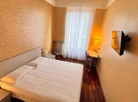 意大利30号酒店，位于戈尔贡佐拉的酒店