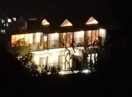 The Blues Chalet，位于努沃勒埃利耶的住宿