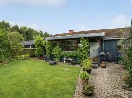 2 Bedroom Nice Home In Juelsminde