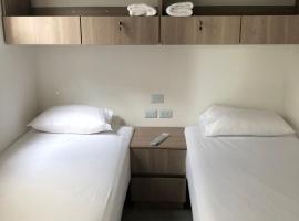 Apartamentos con ventiladores River House，位于蒙特里亚的酒店