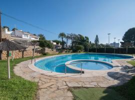 Chalet Piscina Urbanización De Lujo Cerca Del Mar，位于瓦伦西亚的酒店