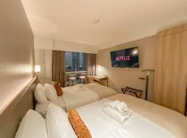 Rockwell View Twin Suite with FREE WiFi Pool & Gym