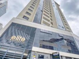 Elite Residence 7 Star Luxe Condo with Gym and Pool next to JW Marriott, Westlands Airport Shuttle, Luggage Storage available，位于内罗毕的分契式公寓
