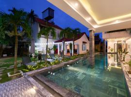 Hoi An Legend Charm Boutique Hoi An Hotel，位于会安Cam Nam的酒店