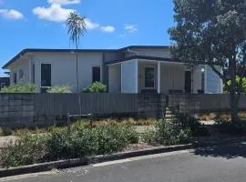 The Kiwi Beach Retreat